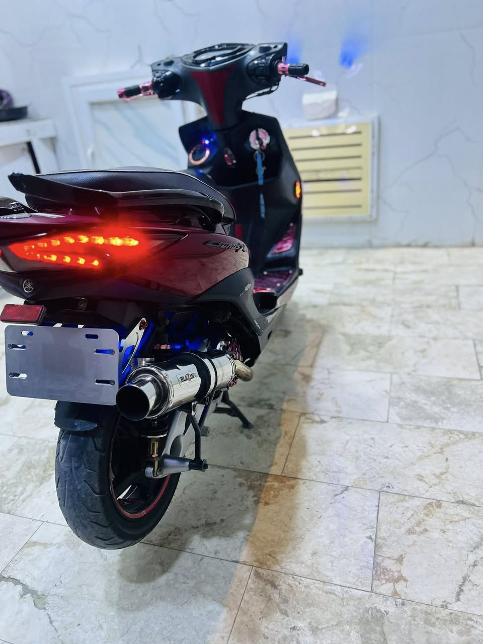 سلام عليكم صالنصه سكنس عام تعليك اصلي مو تجاري صوته يخبل مكاني نجف وسعرهه مناسب 125 
ومو سعرهه بس ماعندي دراجه وما محتاجهه


**إذا كنت صاحب هذا الإعلان وتريد حذفه لأي سبب، رجاءا أرسل رسالة إلى الدعم الفني**