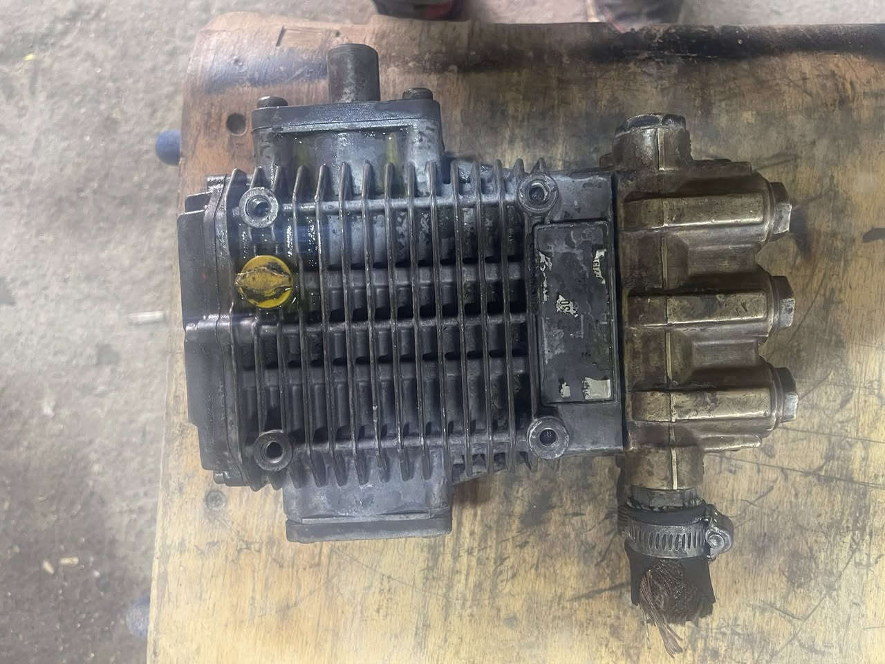 مضخه غسيل سيارات 250بار جديده يطاليه ‭***********
