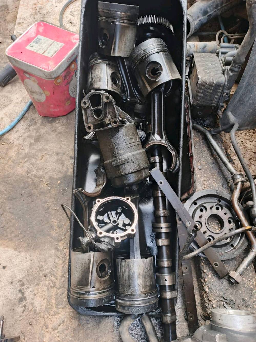 السلام عليكم غراض مكينة داف 380 كل التفرعاتها للبيع ما عدى الكرنك و السلندر الغراض المتوفرة و كلهن مستعملات بس جدد مال مكينة تفصيخ (واتر بم - انجكترات طخم مع قاعدة كاملة  - سوبر - سلف - طاحونة - كورات نص عمر - تاروسة نص عمر - تفرعات المي - تفرعات الدهن - براد دهن - كيس دهن - اويل بم - بليات انواع من راس الكرنك الخ -قبق وجه محرك - باور ستيرن - فلاوين جديد -بوش و بستم نظيف - وبيرن و بكن  ) و اهواي غراض تحب تراسلني خاص او تتصل *********** المكان بابل