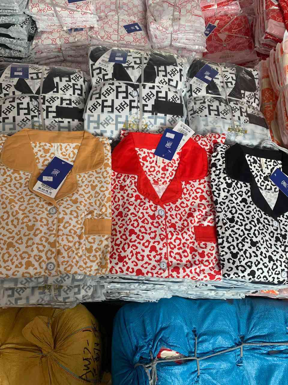 تراكات نسائية جملة اقل طلب درزن من كل موديل 
https://t.me/devamnn


**إذا كنت صاحب هذا الإعلان وتريد حذفه لأي سبب، رجاءا أرسل رسالة إلى الدعم الفني**