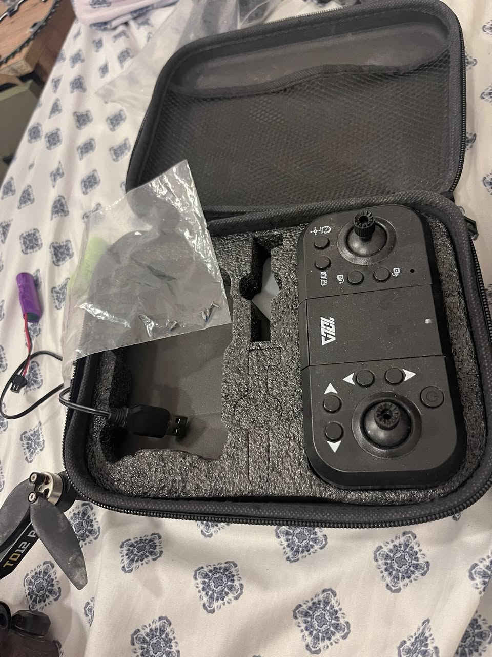 TD12 PRO  عليها شوية تراب لان نسيت عندي درون تصويرها يخبل مواصفات تجنن ما اعرف بيش اخذتها اللي تفيده يحط سعر   

 للعلم الدرون مستعملة بيها كسر بالكفر الخارجي 

وعندي سيارة حلوة صغيرة تشد عليها كامرة ودووس اعلى سعر ابيعهن ما اعرف سعرهن


**إذا كنت صاحب هذا الإعلان وتريد حذفه لأي سبب، رجاءا أرسل رسالة إلى الدعم الفني**