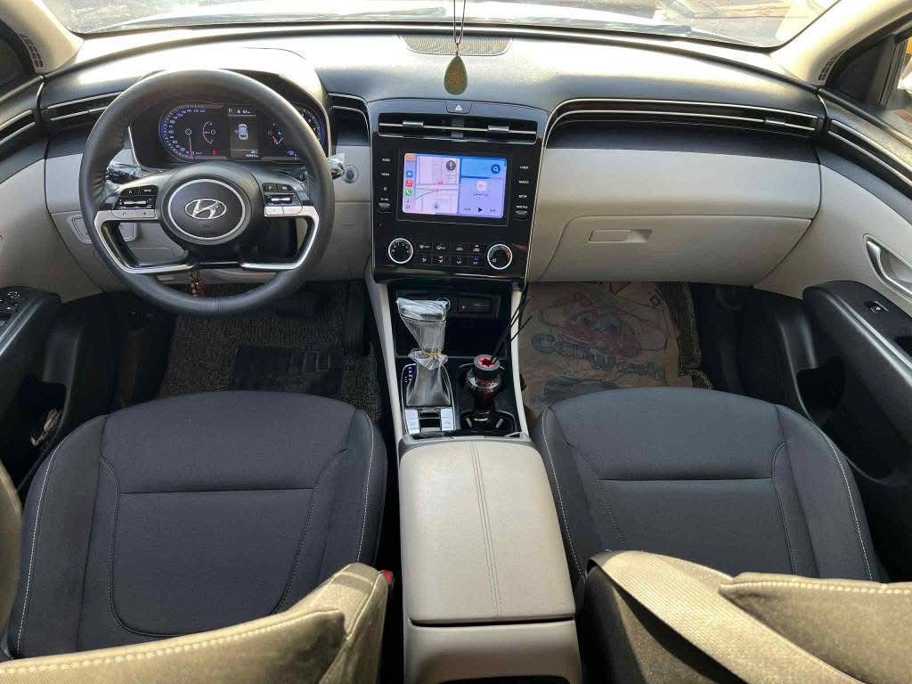 توسان 2021شكل جديد
سيارة خليحي، ،اللون ابيض، 
رقم بغداد جديد - سيارة باسمي
محرك 2000،  جديده فول مواصفات عدى البانوراما 
1- كراسي كهربائي
2- حساسات امامية خلفية
3 - بصمة تشغيل عن بعد
4 - ويل كروم 
5 - اشاير بالمري
6 - دخول ذكي
7 - هاند بريك بصمة
8 - ثلاث انظمة قيادة ايكو سبورت نورمال 
9 - شاشة ايباد
10 - شاحن واير ليس مع منافذ USP إماميه و خلفية
11 - قطعتين تبريد 
12 - تحكمات ستيرن جهتين
13 - كأمرة دوار
14 - بردات خلفي
15 - الجام اوتو 
16 - مثبت سرعة
17- مري شفط
18 - لايتات دوارة امامية فول LED
19 - زنون لد امامي خلفي
للتواصل ***********
الرقم بي واتساب
