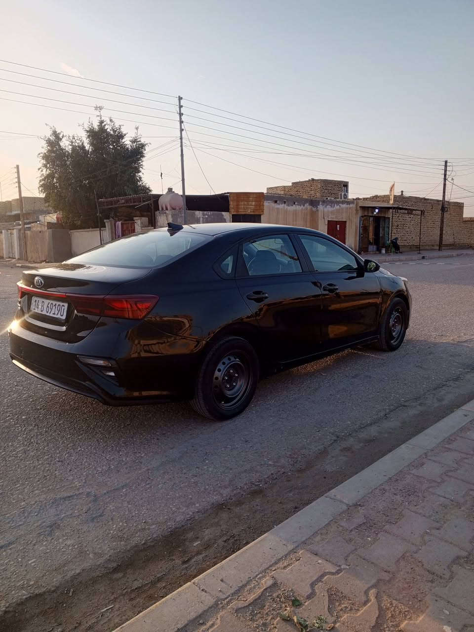 كيا فورتي موديل 21. وأرد امريكي// حادثة جاملغ وبنيد فقط  حره. سنويه ال31 نكليزي / ماشيه 8لاف.حقيقي. سياره. مكينه 2000دوش كير مكينه كفاله كهربائيات حداديه تخم تاير كله شغاله تبريد تحكم ستيرن حساسات.  السعر 👈.  98. وبيها مجال قليل العنوان العمارة 🦅 مكلف بنشر شراي تصل علا صاحبه 📞. ***********
