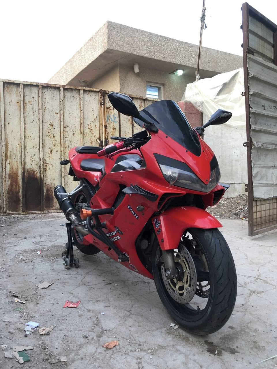 سلام عليكم
بطح هوندا افوراي600      2004

honda F4i 2004 600 cc

متروكة ووضعها موضح بالصور 
كوم حديد

كوم حديد 

بدون اوراق اسويلك مكاتبة واكفلها من السرقة 

كاطعة كرنك وطافية 

ماشية 43

تخم بلكات جديد

نوزلات ومجاول عليهم ادامة

رايدها  ب15 واليجي شراي ما نختلف    

بغداد-مدينة الصدر

***********
