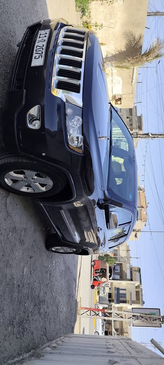 سلام عليكم
جيب اوفرلاند 2011 امريكي 
رقم مميز 2027
 ماشية 200 كيلو 
رقم بغداد باسمي تحويل مباشر 
محرك 3600 / 6سلندر
فول مواصفات 1/1
 بانوراما
داخل مطعم صاج
 كامرة خلفية 
شاشة اندرويد 
حساسات 360 درجة 
رادارت خلفية 
 مانع اصطدام
أشاير مري 
 كشنات كهرباء 
 كشنات خزن ميموري
ماوس تحكم وضعيات قيادة 
مثبت سرعة
فور ويل 4x4
وبعد هواي مواصفات
—————————
سيارة بيهه قطع صبغ ابيع عام 
سعر البيع 133$ بالعافيه علياخذه 
مكانه بغداد حي العامل 
***********
