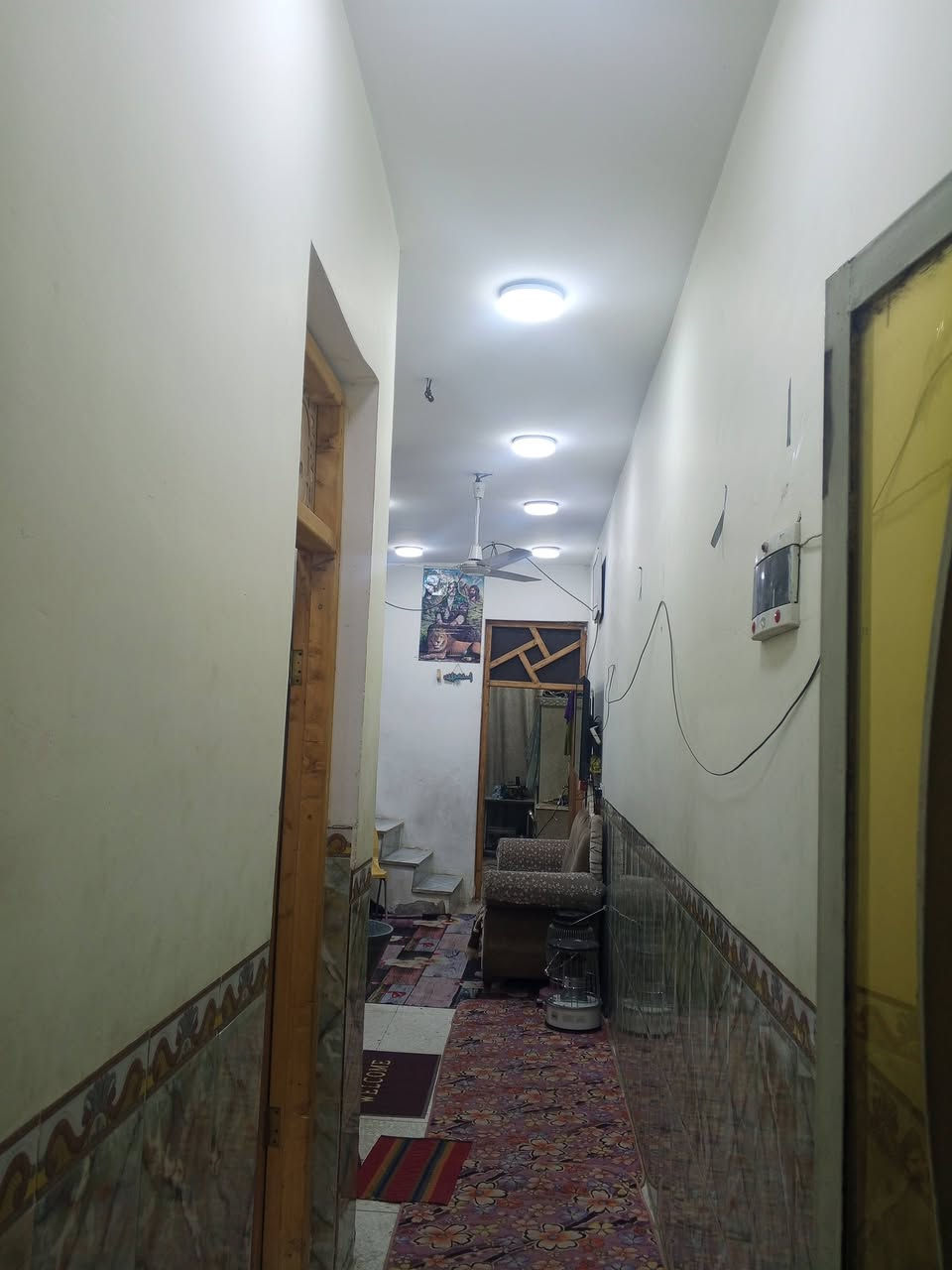 بيت 100 متر في منطقة ضياء الحلفي قريب على الشارع قريب على الجسر الجديد طابقين ونصف السعر 155 وبيهة مجال هاتف ***********
