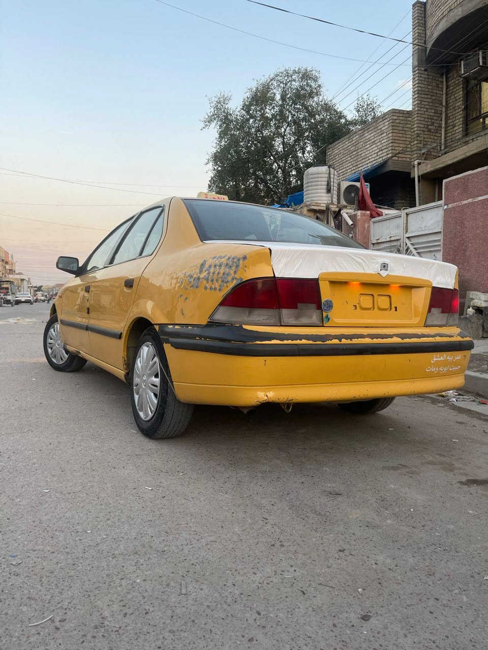 السلام عليكم سمند 2011 ناطقه السياره بلاديه  جديد بمعنه الكلمه تخم تاير كهربائيات كله شغاله تبريد وتتفئه كير مكفول مكينه ببيه بديه خيط تبخير صدر نص عمر السياره جاهزه وكبل للشغل مصفره هيه وغرامات عليه فقط 50 غرامه  راعيه ماندله اتكفل سرقه وعشاير راعيه بلبلديات بلضباط بس ماوصله السياره احله من الصوره السعر 17 وبيه مجال  عنواني بغداد الشعب ***********
