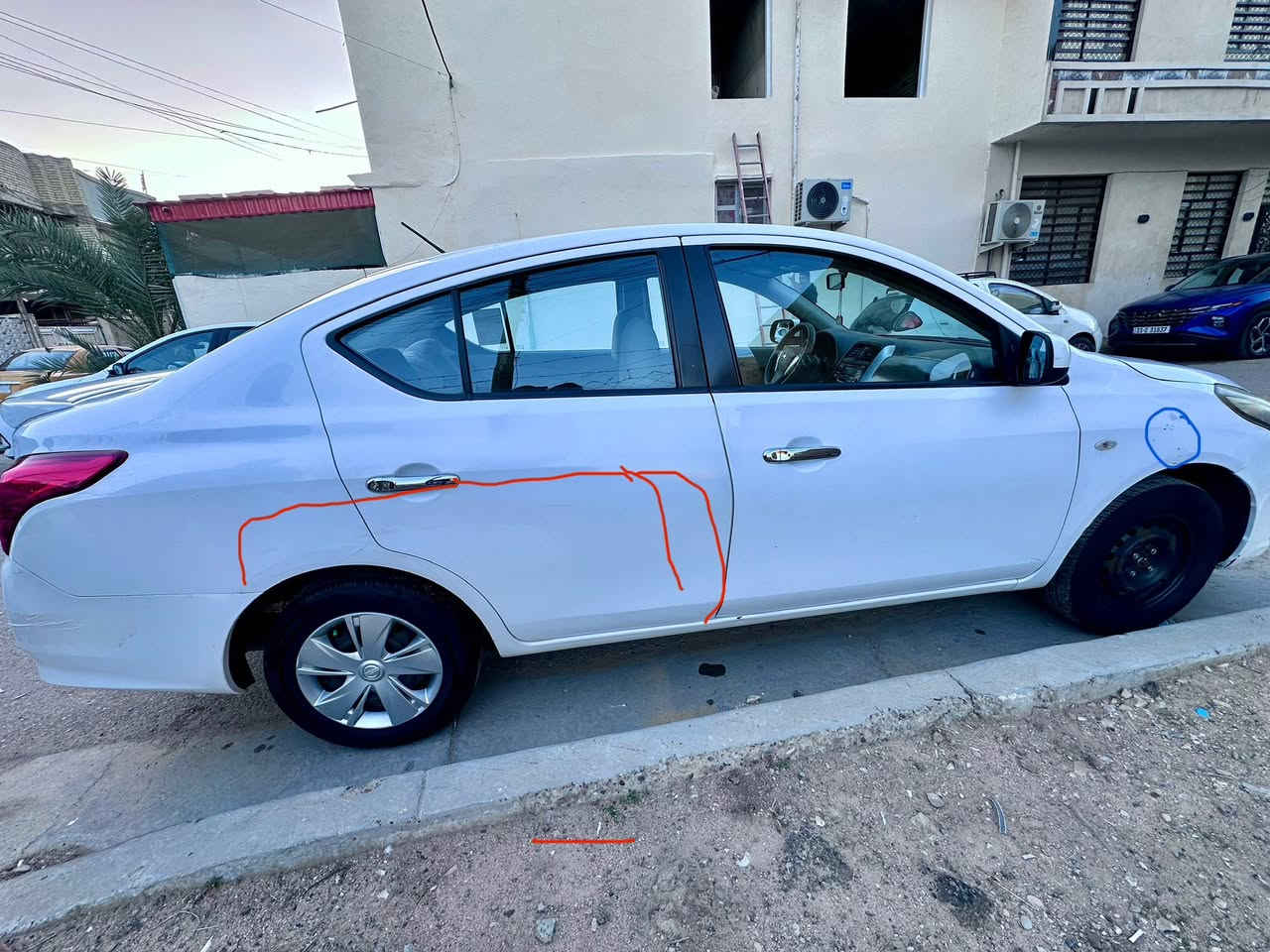 السلام عليكم
نيسان سني هندي بليتة زركة ٢٠٢٠ ماشية ٧٨ الف طختها مثل ما موضح بالصور الصندوق رصعة والجملغ الامامي بارد والخط الاحمر صبغ ضربة دراجة بدون دواخل وبدون شواصي كله كفالة السيارة مناقصها برغي  الحمد لله السيارة كلش نظيفة سونارك وين متريد ترايك وين متريد السيارة بأسم اخوية تحويل ثاني يوم المكان بغداد الحرية رقم التليفون ***********
السعر ١١٠ وبي مجال بسيط كلش
