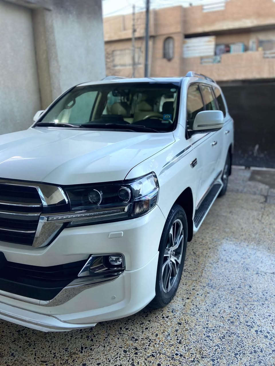 تويوتا لاندكروز 2020 كراند تورنك ساز باب اول
فول موصفات GXR شركة ساز 6 سلندر

مكفوله كفاله عاامه من الصبغ والبارد

ماشيه 70  الف كيلومتر 

3 شاشات بلادي شاحن تليفون 

جنطه كهرباء  كرسي كهربا 3 طكات 

العنوان  بغداد السيديه  قرب تقاطع درويش 

للاستفسار ***********
