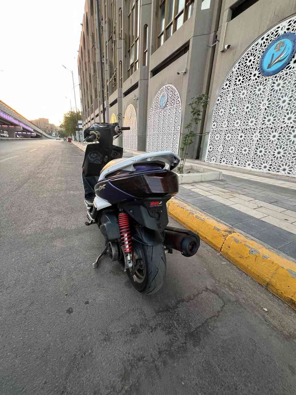 السلام عليكم دراجه سكنز فحل للبيع
دراجة محرك مكفول 
الدراجه بيها تزويد فول 
بوشه 58
كلجات رياضي 
اشاير رياضي
بك لايت خلفي رياضي 
قطرة دهن رياضي 
قبق فلاوين رياضي 
كاعيات رياضي 
تايرات جلاتين امامي خلفي  
الدراجه فول السعر 750 وبيها مجال حك الجيه 
العنون بغداد شارع حيفا 
للاستفسار /***********

