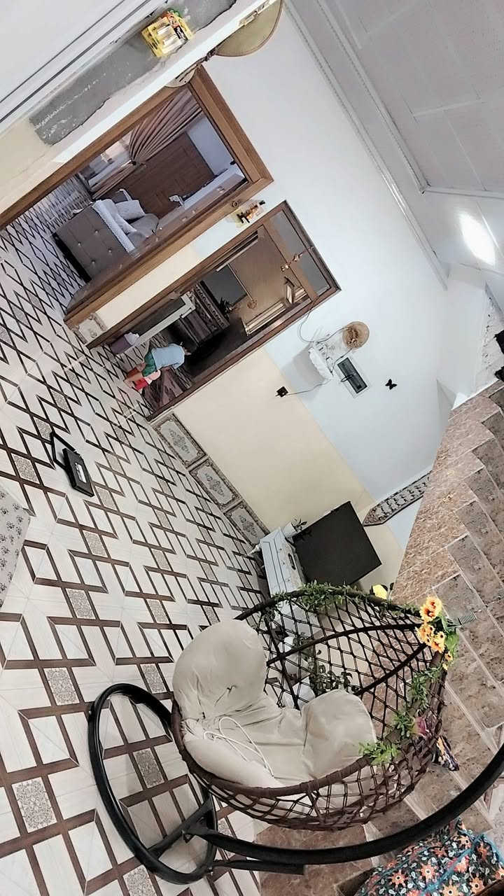 دار للبيع 200 متر زراعي حي العسكري مقابل جامع خديجة قاطين فول للستفسار ***********

