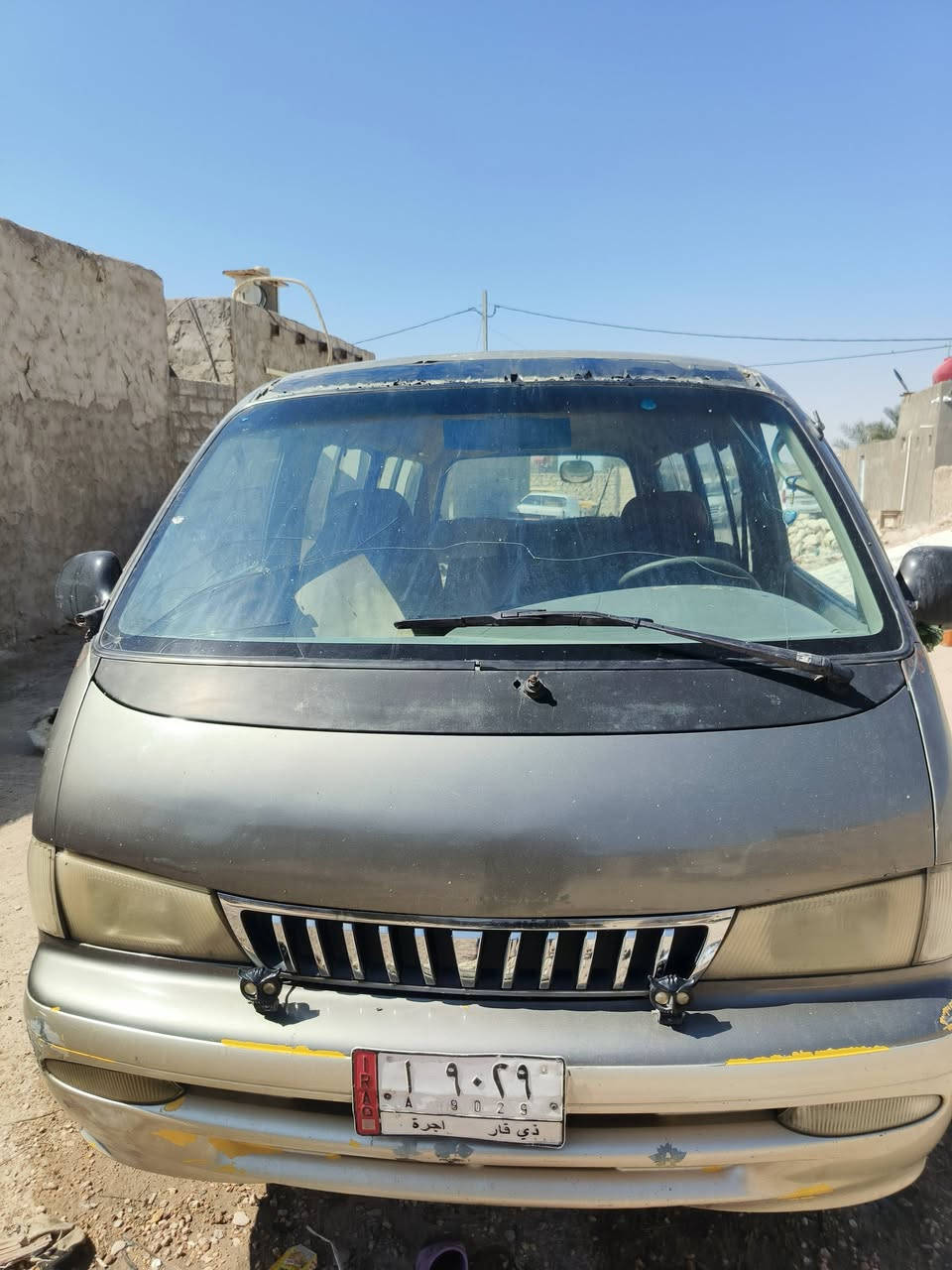 سلام عليكم سياره للبيع موديل 2001اصل كير واكسن ومكينه 3000وتخم تاير كله جديد أللأستفسار ***********
