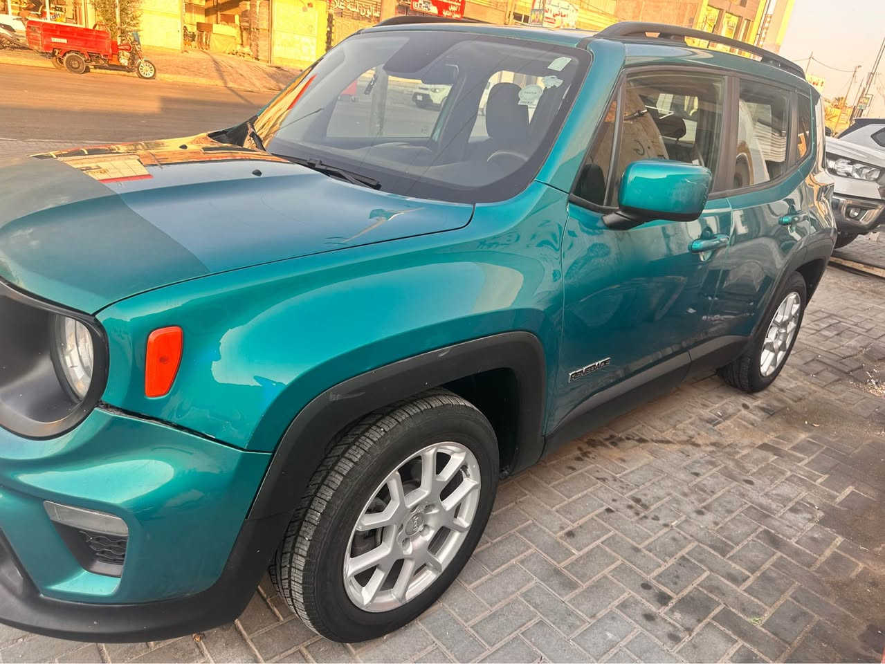 السلام عليكم سيارة جيب رنگد موديل 2021
مكينة 2400وارد امريكي رقم اربيل انكليزي لون مميز  بحري جاهزة تبريد حداده تخم تايرماشية السيارة 42 كيلو متر 42 الف كيلو ماشية
بدون حادث فقط خسفه صغيرة بالبنيد بدون دواخل بدون ايرباك نفس ماذكرت بدون حادث مواصفات نص فول سعر السيارة 160 ورقة وذا غاليه عليك حبيبي بدون زحمه روح ع المضروب رخيص رقمي *********** البصرة المعقل البصرة, العراق
