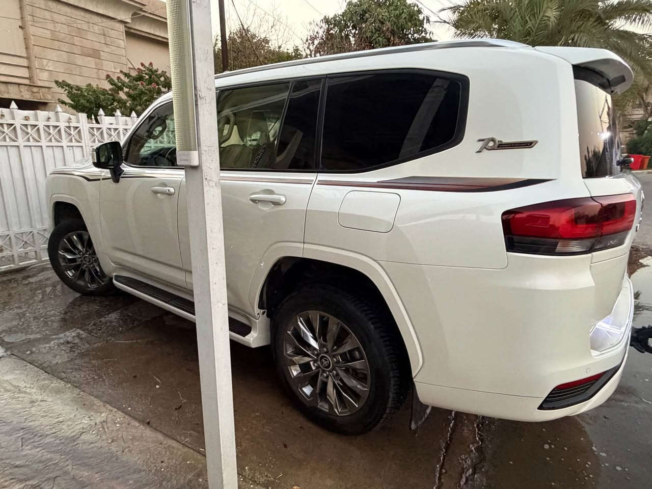 السلام عليكم لاندكروز بريمية gxr 2022شكل جديد محرك ٤٠٠٠ تنفس طبيعي مكفولة من الصبغ والحادث ماشيه ٦٧كم مواصفات كشنين كهرباء كامرات محيطيه حساس امامي خلفي صندوق كهرباء رادار مري شفط ٣شاشات وباقي المواصفات المعروفه السعر ٦٣ وبيها مجال بسيط مكاني بغداد الكرخ.   للاستفسار *********** بغداد, العراق
