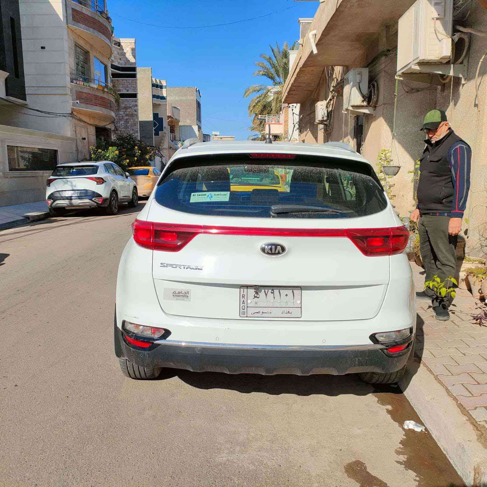 للبيع 🚗
نوع السيارة: كيا
الموديل: سبورتج
سنة الصنع: 2020
وارد : خليجي 
الممشى:   62000 km
اللون: ابيض
الحالة: نظيفة جداً 

المواصفات:
• فرامل ABS
• ( شاشة، كاميرا، حساسات امامي وخلفي، مرآة  كهرباء ، تحكم ستيرن، كشنات نص جلد بيجي، مثبت سرعة )
•اوضاع قيادة ( ايكو ، سبورت ، عادي )

الحوادث: خالية من الحوادث
الصبغ: بدون صبغ
الفحص: جاهزة للفحص

💰 السعر ‼️ علق بتم يجيك السعر بالخاص ‼️

📍 الموقع: بغداد / الكاظمية

📞 للتواصل: *********** / ***********
