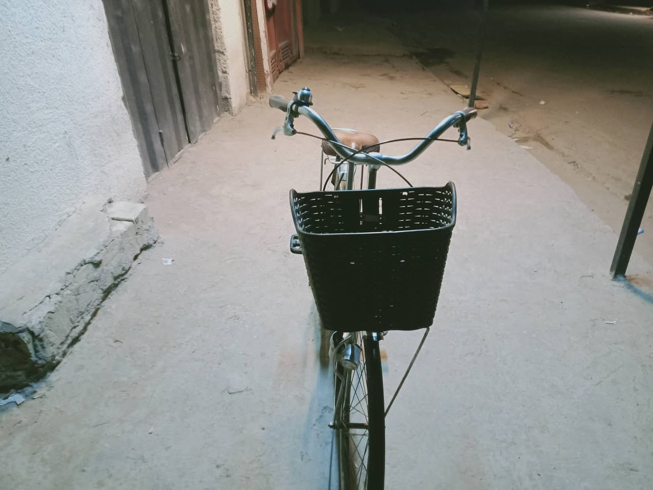 سلام عليكم بيسكل بناتي حجم 27 لون اسود سعر 125 وبي مجال بسيط عنوان بغداد الحبيبيه
***********
