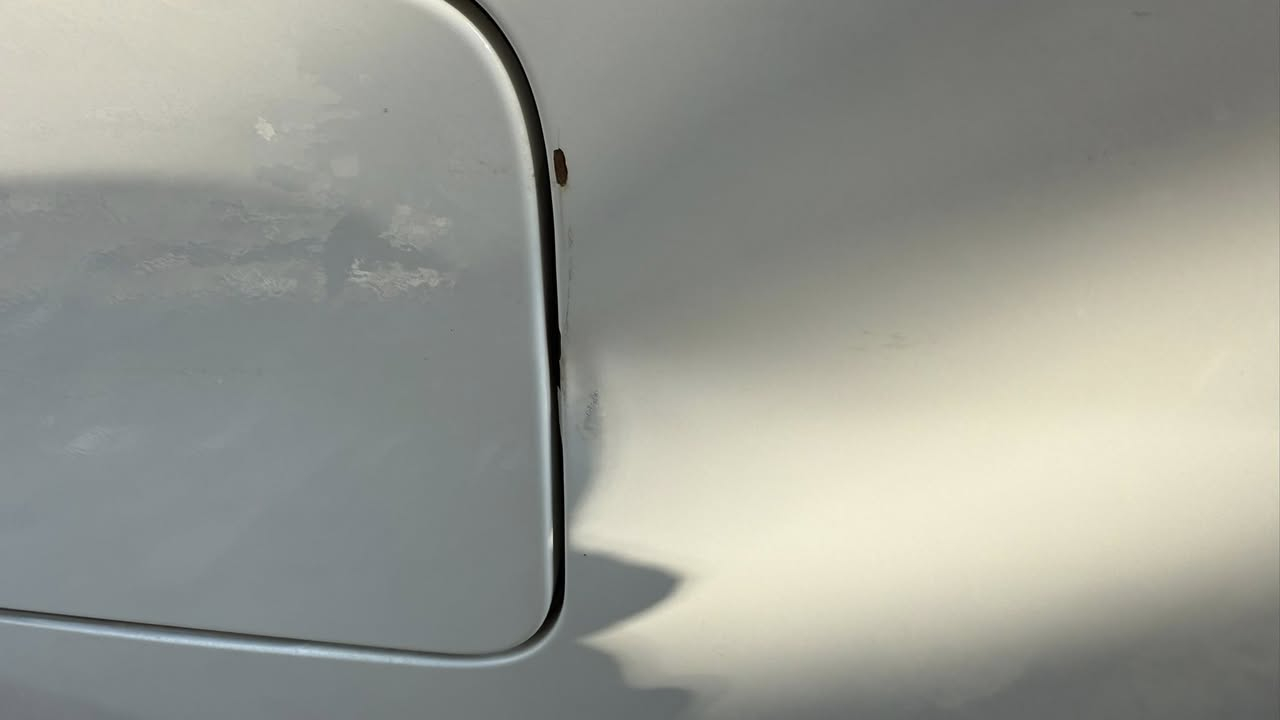 للبيع نيسان سني موديل 2025  ماشيه ٥٥سياره بيهه طخه بجاملغ الخلفي جدا  بسيطه ولامعدله ولا ملعوب بيها بسم شركه تريد وكاله تريد تحويل مكاني بابل كفل رقم الهاتف ***********
