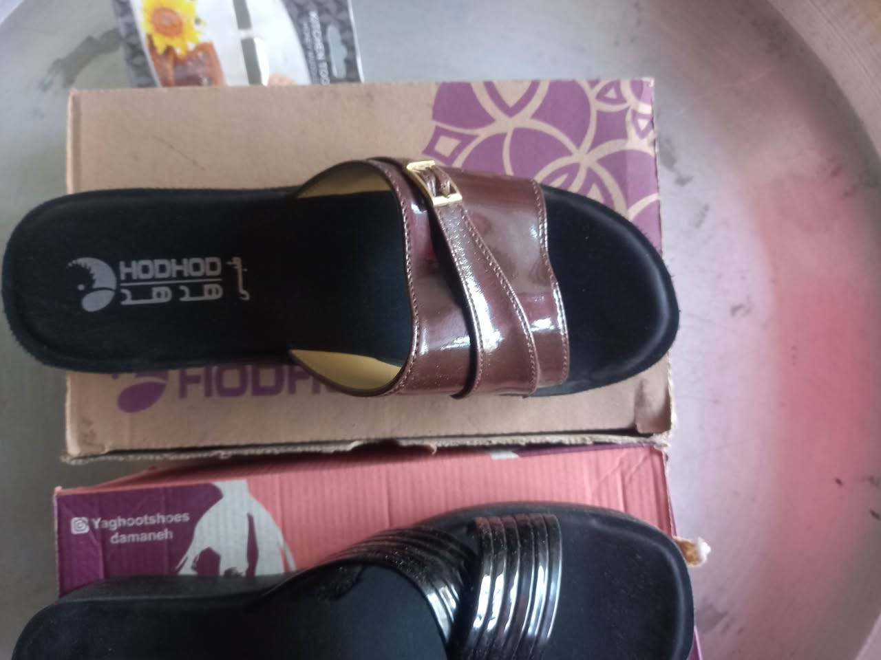 السلام عليكم تتوفر شروة احذية وشحاطات تصفية محل وبسعر مناسب للاستفتسار الاتصال  *********** المكان بغداد
