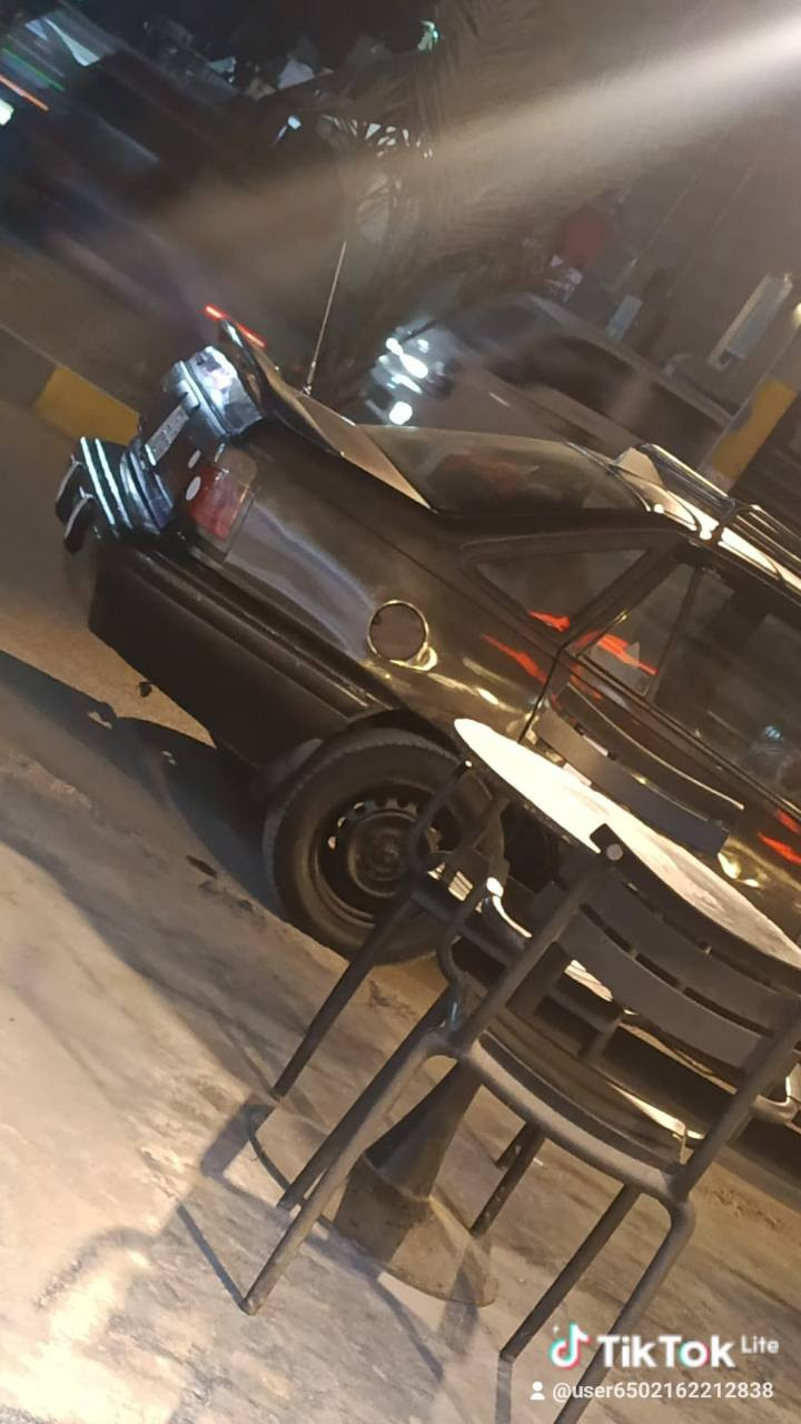 اسلام عليكم عندي سياره دايو لمس للبيع موديل 1993مصبوغه احزام محرك كير صدر كله مكفول رقم انبار  باسمي تحويل مباشر نقص قفل الجنطه ونرماده مال الباب الخلفي بيه تصليح ***********
السعر 25ورقه وبيه مجال
