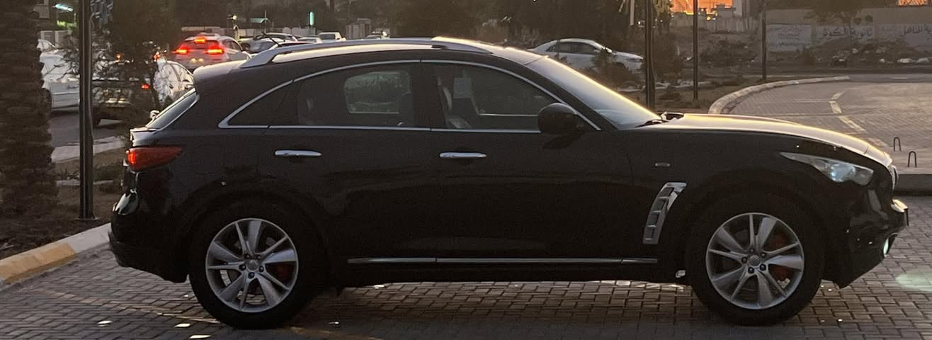 السلام عليكم نيسان انفنتي fx موديل٢٠١٢ خليجي رقم أربيل الجديد سنويه وارقام وهزه كلها جديده شرط التحويل 
السياره من ٢٠١٢ لحد هذا اليوم على ايد شخص واحد 
السياره كلش جديده فوك متتصور تراي مكينه كير تبريد كهربائيات كلها جديده شركه بعدها شرط الفحص حتى الدشبول الخلفي موجود بيها 
بيها  صفحه كلير فقط انشخطت بشيش بدون قطره معجون 
شرط الفحص 
سته سلندر 3500 
المواصفات فول الفول  
سلايت طكتين 
بصمه ابواب بصمه تشغيل 
جنطه شفط كهرباء 
داخل بيجي 
اربع كامرات محيطيه
حساس امامي حساس خلفي 
داخل صاج 
تدفئه تبريد كشنات.شغالات 
كشنات جلد نظافتهن ١٠٠٪؜١٠٠
داخل كله جديد بدون خدش 
قطعتين تبريد منفصل 
كشنات وستيرن خزن ميموري 
دمام سماعات بلادي بوس يخبل صوتهن 
سبير مال شركه بعده بيها 
بجم زنون اصلي كله 
مرايات شفط كهرباء 
تخم تاير جديد 
وبعد بيها مواصفات السياره كلش جديده وحلوه بل عافيه عل تكون من نصيبه 
السعر مناسب جداً١٢٣$ 
مكاني بغداد حي الجهاد رقمي الشراي يتصل 
***********
***********
