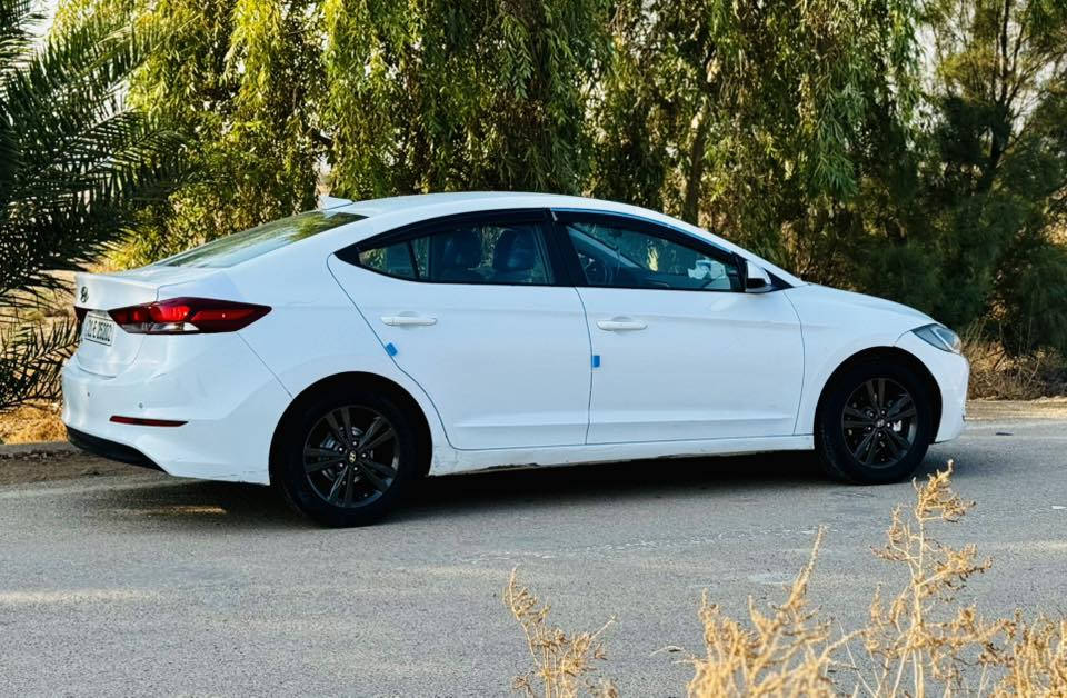 ياالله السلام وعليكم هونداي النترة البييع موديل 2017  حادثها جاملق وبنيد فقط بدون دواخل    وبيها تكشير بسيط والباقي كفالة عامة  ماشيه107km ( كير ،،،،، مكينة2000دوش ……. تبريد ،،،،،،،، تخم تاير ….. تخم ويل ……. حدادية امامية وخلفية ،،،،،،،، كهربائيات ،،،،،،، ) كلة مكفول وشرط الفحص السيارة جاهزة ماناقصها برغي  ( بسمي  تحويل مباشر هزة + رقم + سنوية + فحص  الغاية 2030 )  غرفتها على وضع الشركة  السعر 115 وبيها مجال بسيط 
العنوان بغداد جسر ديالى الجديد بالكرغولية***********
