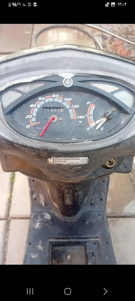 السلام عليكم اخوان دراجه ماكس 140 عرضها للبيع بها نقص كفرات ونقص كهربائيه الدراجه خير من الله السعر 250او بيه مجال  لطيبين ***********وتساب
