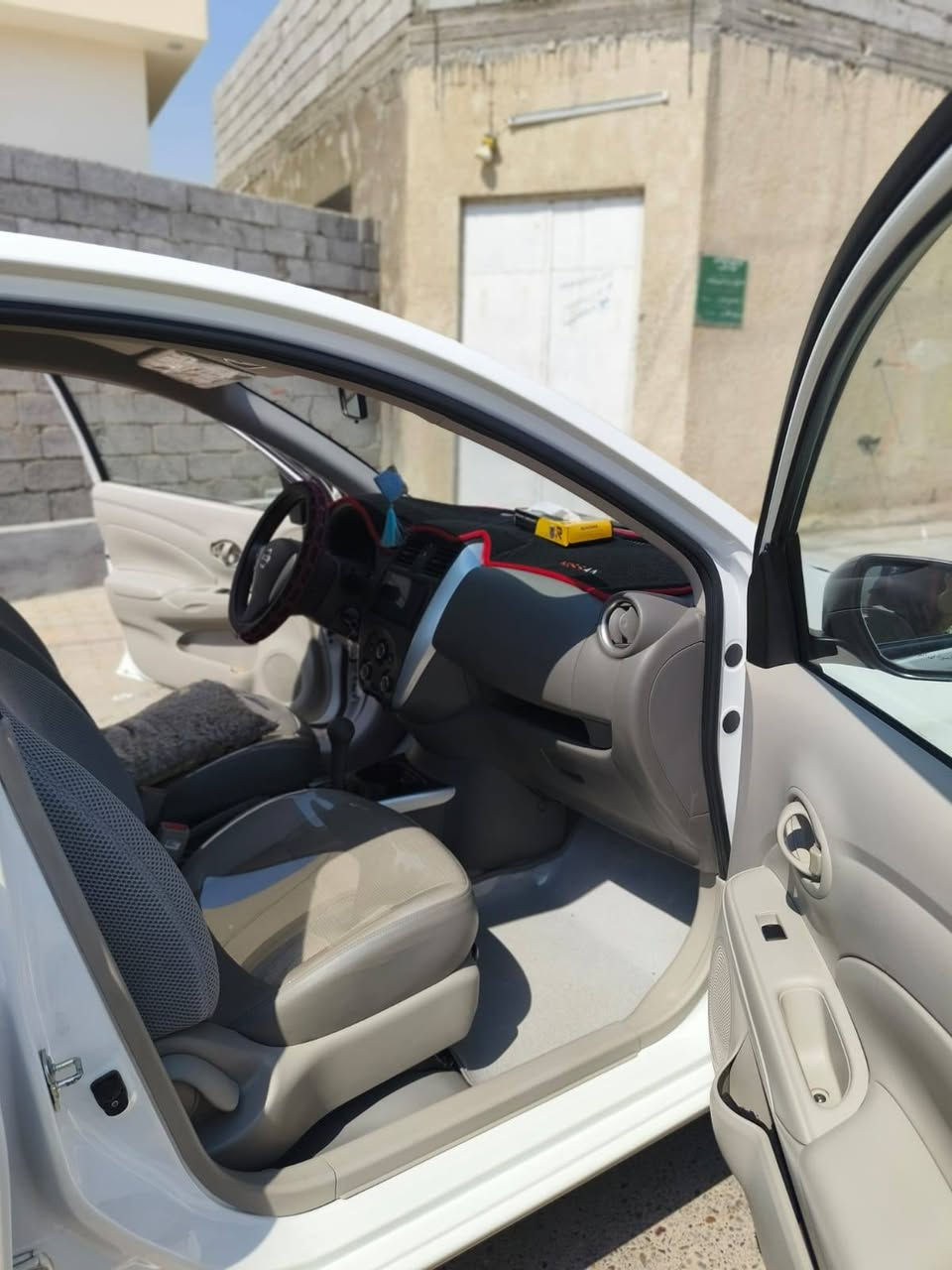 نيسان سني (( 2024 ))  مصري 
رقم #بغداد الدولي الجديد
#السيارة بأسمي وتحويل ثاني يوم 

#المواصفات: 
🔴 شاشة كار بلي 
🔴 كاميرا خلفية
🔴جام كهرباء عدد 4 
🔴 قطعتين تبريد
🔴 اشاير بالمري
🔴 داخل بيجي
🔴 ايرباك عدد 2
🔴 تحكم ستيرن 
🔴 يدات نيكل
🔴 شباك نيكل
🔴 سبايدر بالصندوق 
🔴 بلوجكتر اصلي 
🔴 محرك 1500 cc
🔴 مانع انزلاق
🔴 ويل كب حجم  15
🔴 اواكس USB  
🔴 بلوتوث
🔴 سبير ما نازل 
🔴 دوشمة درجة أولى #كشنات_وارضية_وصندوك 
🔴 ماشيه  19  الف
 
#السعر  128 $ وبيها مجال بسيط 

#العنوان بغداد / تقاطع النهروان 
موبايل ☎️ *********** 

#ملاحظة بيها  دعكة بالباب الي عكس السائق وما امبينه 
#والباقي_مكفولة
