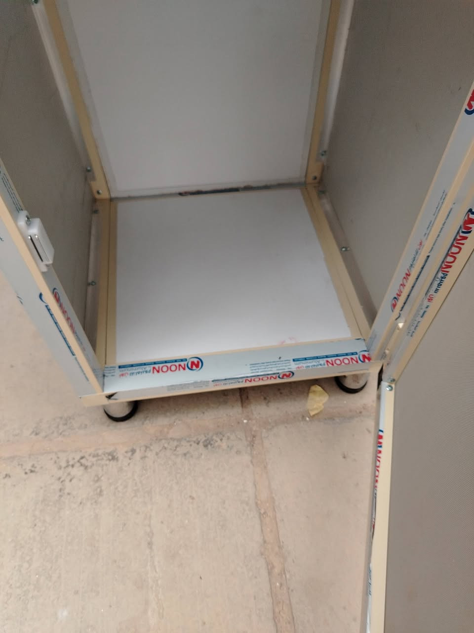 السلام عليكم ميز جديد تسكام درجه اولئ شغل ٤ ملم
ارتفاعه متر وعرضه ٥٥ وعمقه ٥٥
سعره ٧٠ الف
مكاني ديوانيه قرب مدرسه الخلاني ***********
