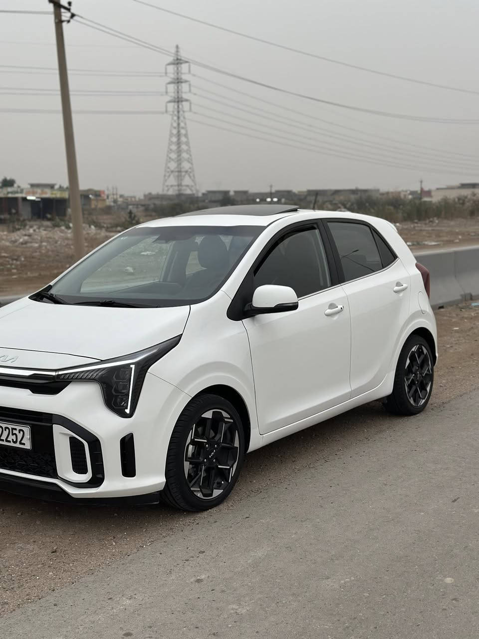 السلام عليكم كيا بيكانتو 2025 بعدها زيرو ماشيه 4 الاف مواصفات جيتي لاين فتحه بصمه لد امامي خلفي رادارات تثبيت سرعه مخلصه مواصفات ويل 16 رقم بغداد باسمي محرك 4 سلندر المرغوب بيها صبغ شويه بالجاملغات الاماميه بدون ضربه بدون فتح 
السعر 130 
مكاني بغداد
الرقم ***********
