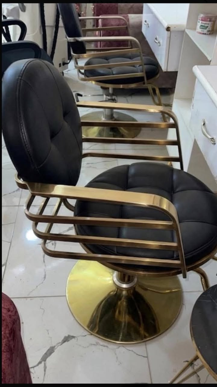 ديكور صالون للبيع كوله 350 الف


**إذا كنت صاحب هذا الإعلان وتريد حذفه لأي سبب، رجاءا أرسل رسالة إلى الدعم الفني**
