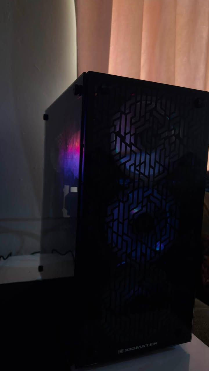 السلام عليكم تجميعه مستخدمه للبيع

المواصفات :
CPU: Ryzen 5 5600G

. Deepcool AG400 (120mm)

. ASRock B450M-HDV AM4

. Crucial 16GB (2×8GB) DDR4 3200MHz

. GIGABYTE RTX 3060 12GB

. Netac 128GB SATA SSD

. WD Blue 1TB HDD

. Deepcool PL650D 650W PSU

السعر 875 وبيه مجال بسيط 
مكاني الانبار وعندي توصيل لكل العراق
للتواصل ***********
