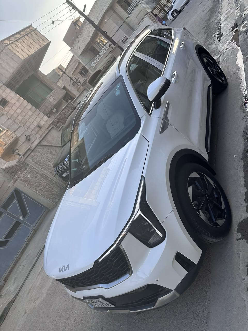 السلام عليكم سورنتو 2024 أم الضمان
6 سلندر خليجي سيارة مكفولة كفالة عامة من صبغ وبارد ومن كولشي على وضعية شركة وماشية 32استخدام نظيف جداً مواصفات سيارة / بصمة تشغيل عن بعد شاحن واير ليس كشنات كهرباء و7 راكب تبريد 3 قطع وجنطة كهرباء وبردات وبلورما فتحة سقف بصمة حساس خلفي امامي وبعد بيها مواصفات اكثر 
يوجد بارد بصيط في باب الساىق او باقي السياره كفاله
المكان : السيدية 
السعر30$ الف دولار
وهذا رقمي / ***********
