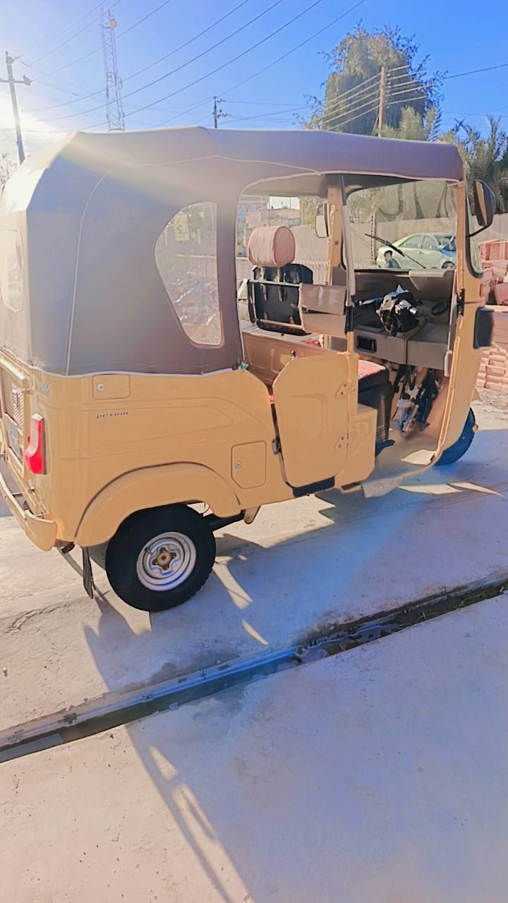 سلام عليكم تكتك موديل 22مكفوله ماعده طخات بصيطه مكينه مكفوله من تفيلس وحلوه رقم لهاتف***********وبلخدمه
