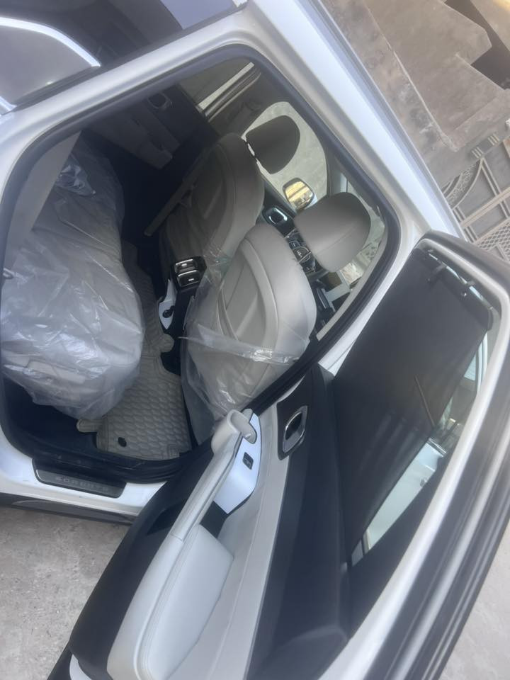 سورنتو ٢٠٢٤
6 سلندر كير ماوس 

شاحن لاسلكي 

كراسي كهرباء 

تبريد بيانو مناخين ( ۳ قطع )

جام اوتو ( ينزل و يصعد بالريمود ) 

تشغيل عن بعد 

بردات أبواب خلفية 

عدادات شاشة 

حساسات امامي خلفي 

مساعد نزول منحدرات 

كأمره دواره 

حساسات مطر 

اربع حساسات اطارات 

حساسات مساعد الاصطفاف امامي خلفي 

عدة الشركة  موجودة و غير مستخدمة 

منافذ شحن تايب سي 

ماشية ٥١ الف 

رقم مثنى 

كفالة عدى رصعتين زغار جدا 

السعر 305 وبيها مجال

***********
