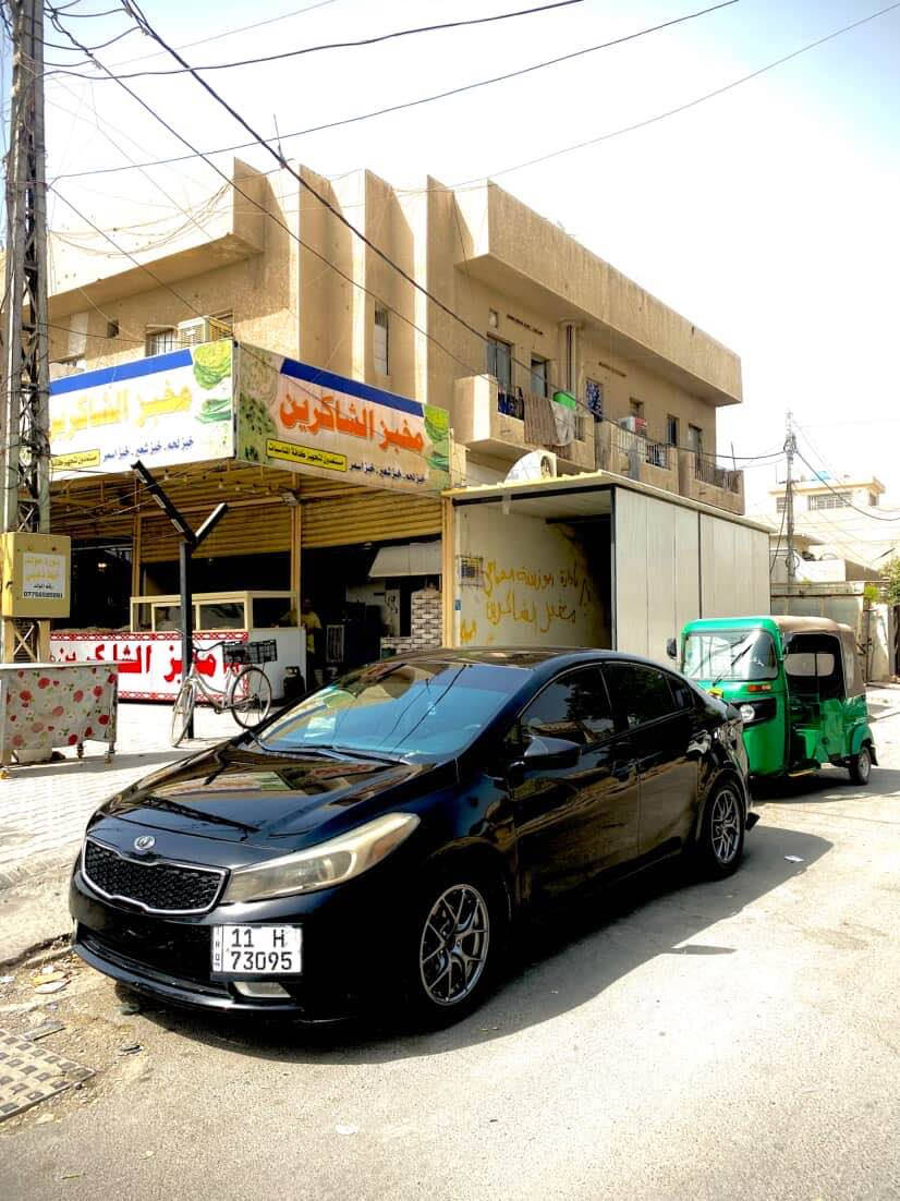 كيا فورتي 2017 🤍، 
ماشيه : 92.000 م وقابل للزيادة 
كير  AT 🕹️
محرك : 2000 دوش المرغوب  💣
رقم بغداد الجديد ✅
دهن وفلاتر :: جدد وموجود ورقه ضمان الدهن ✅
قبل سبوع صبغت الدعاميات وبولشت السياره ✅
الصدر : قبل سبوع مبدل امامي خلفي ✅ 
بلكات نوزلات جدد بلكامل مع تنضف منضومه الاحتراق✅
فيت بم عبوه كامله جديده اصليه ✅
الاضافات : 
📌 كزوز رياضي بوابات ريموند + الدبات الاصليه موجوده 
 📌 شوته رياضيه 
 📌 وياله BBS اصلي 
📌سماعات السيارت كلهن مبدله بدمام  : 
2 جيبيل 
2 انفنتي 
 📌منضومه زنون عالي ناصي نهار 
(دهن وفلاتر جدد وموجوده ورقه التبديل ) 
تايرات : نص عمر وعندي تاير احتياط عده لسبير✅  

حادث السياره : 
بامريكا جاملغ وبنيد مبدلات صور الحادث موجوده 
بلعراق صفحه رش وبابين مبدلات نفس الون 
(بدون ايرباك ) سونار مرفق مع الصور 
 كير محرك كفاله عامه ✅ 
ومبدل رواجز اصليه 
السعر : 110 ((( قفل )) 

للأستفسار : *********** 📞
العنوان : السيدية 📍 بغداد, العراق
