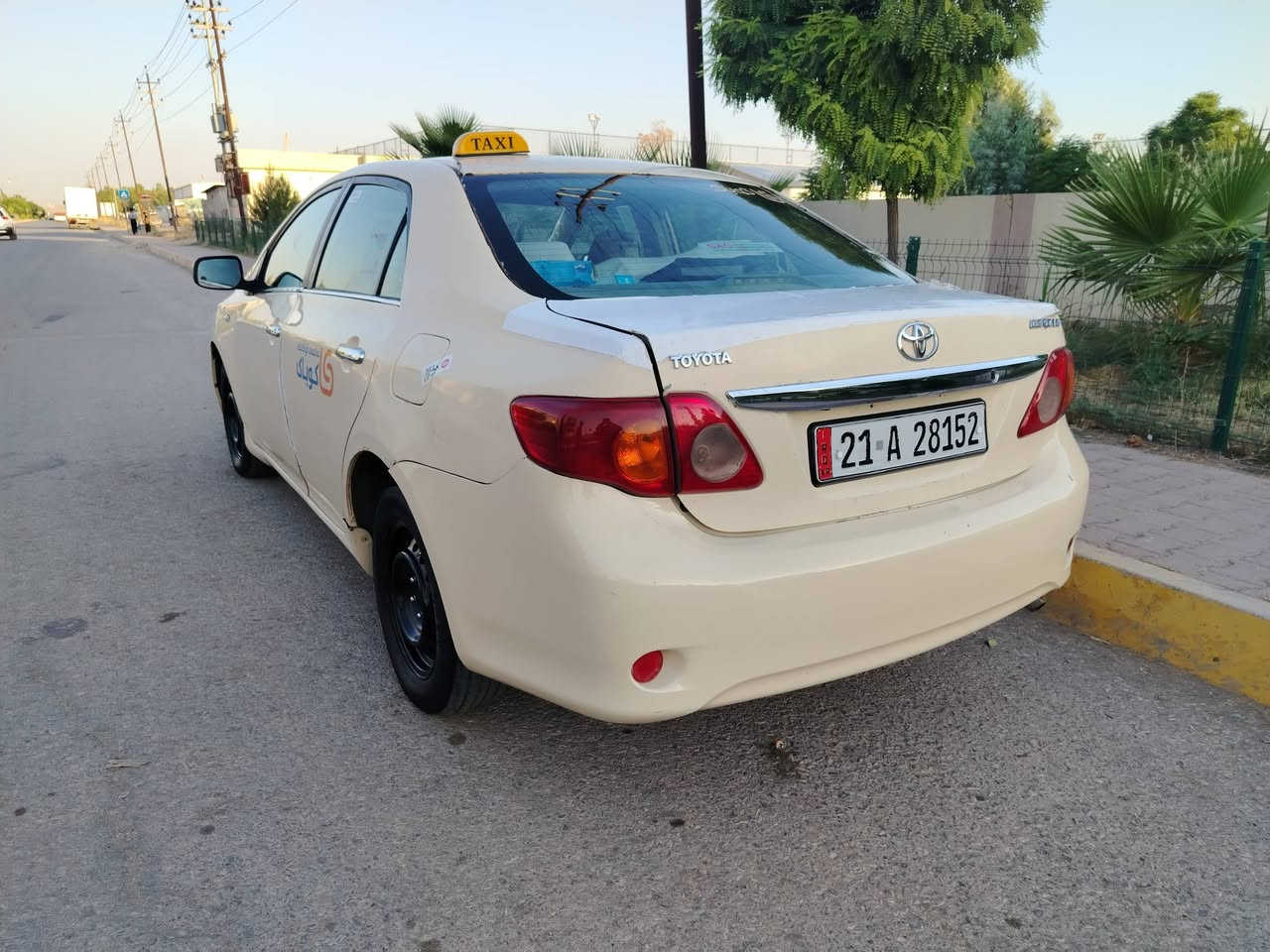 کرۆلا 2010 بۆ فرۆشتن ڕەقەم و سەنەوی تازەیە 
کەڤەرێکی گۆراوە سەقفی ڕەشە تەحویل و غەرامە بەشەرت لۆگۆشی نیە گێڕ و مەکینە بەشەرت تەبریدی بەشەرت وردە مەسرەفی تەقە و ڕەقەی تیایە سعری ٨۳$ گەڵا و مەعمەلە
***********
