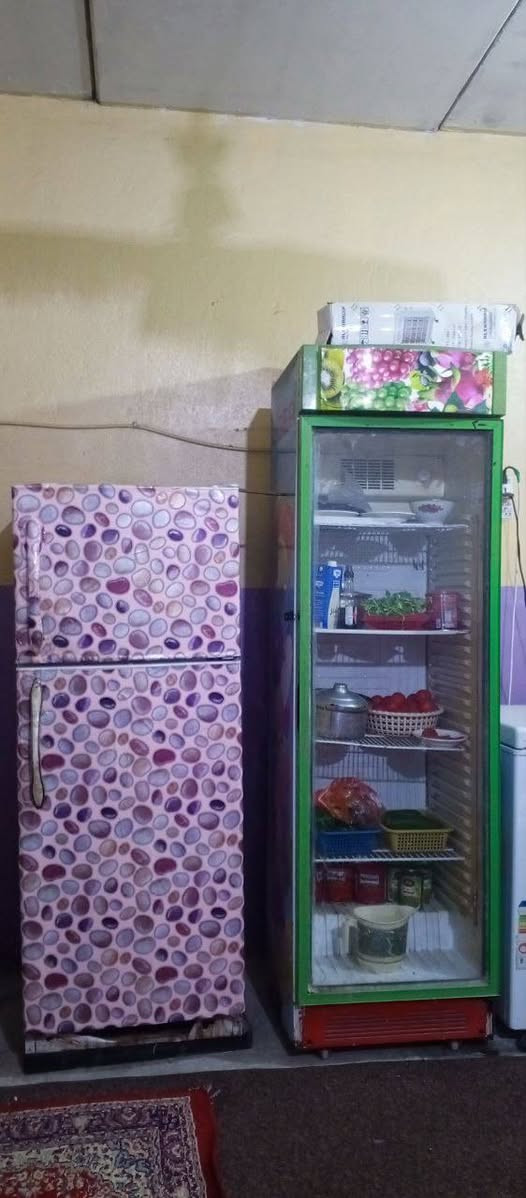 السلام عليكم البيع 300 وبيهن مجال ***********
