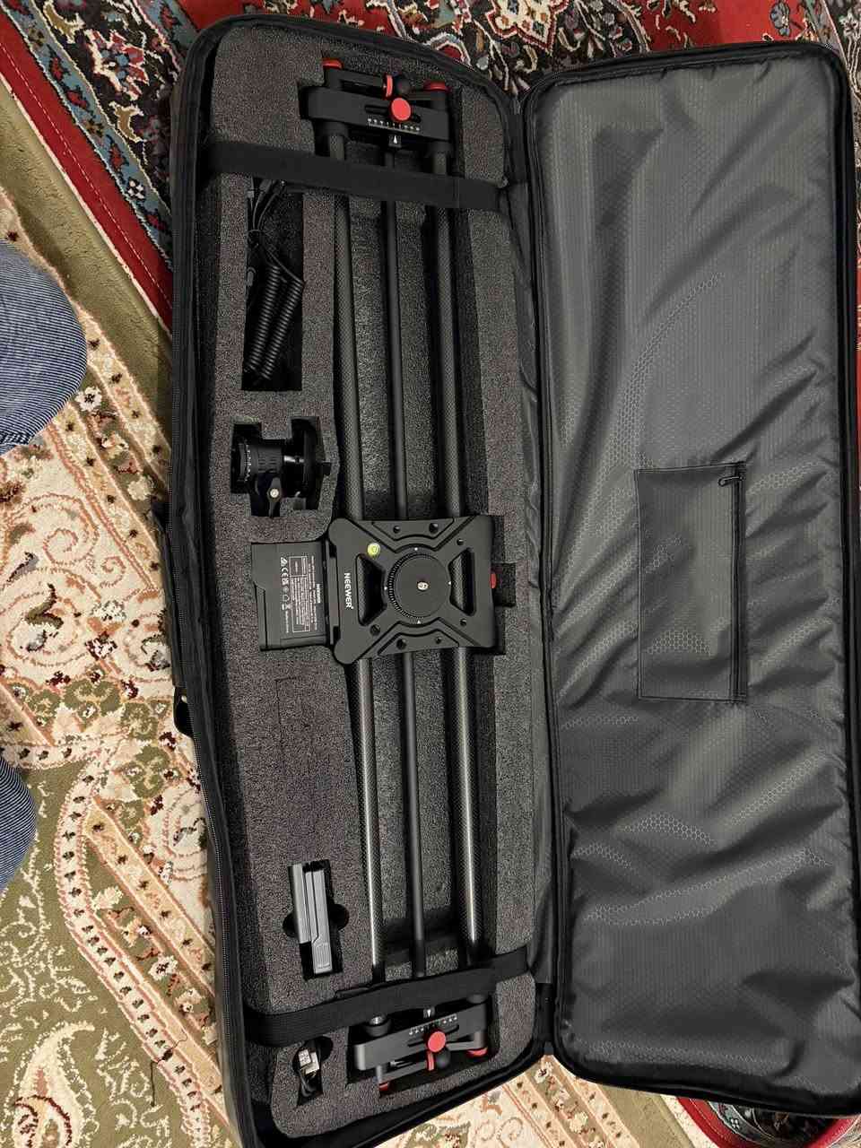 سلايدر شحن. كاربون. فايبر 
جديد استخدام مره فقط 
يدعم الواي فاي 
وتحكم بالموبايل 
للبيع السعر ١٥٠ 
مكان بغداد الشعب
***********
