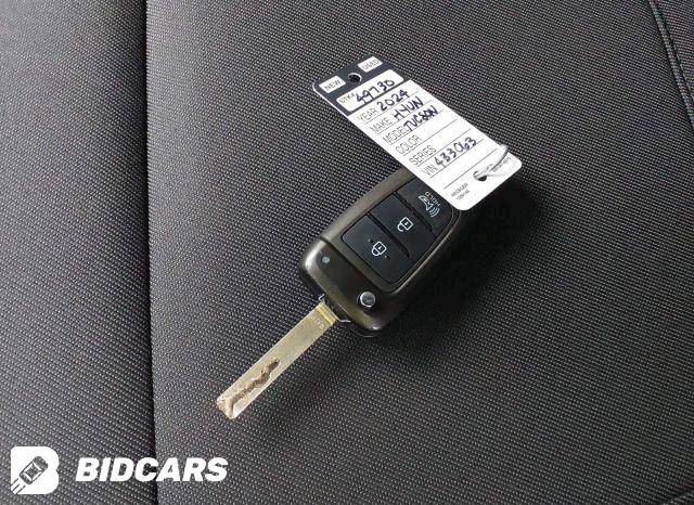 توسان امريكي مواصفات se موديل 2024 لون اسمنتي مميز رقم بغداد بأسمي 
 ماشية 18000 كم محرك 2500 ضرر قرب الرقم منطقة صغيرة بالصندوق بدون ايرباك.. 
مكان ديالى بعقوبة 