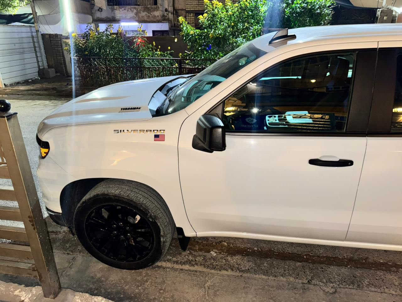 السلام عليكم ورحمه الله وبركاته ….
للبيع سلفرادو 2025 خليجي كفاله عامه من الصبغ والبارد والشخط وكلشي 
ماشيه ١٤ الف 
محرك 4 توربو 
موصفاتها معروفه 
السعر 37 الف ونص
للاستفسار الاتصال على 
***********
وشكراًً
