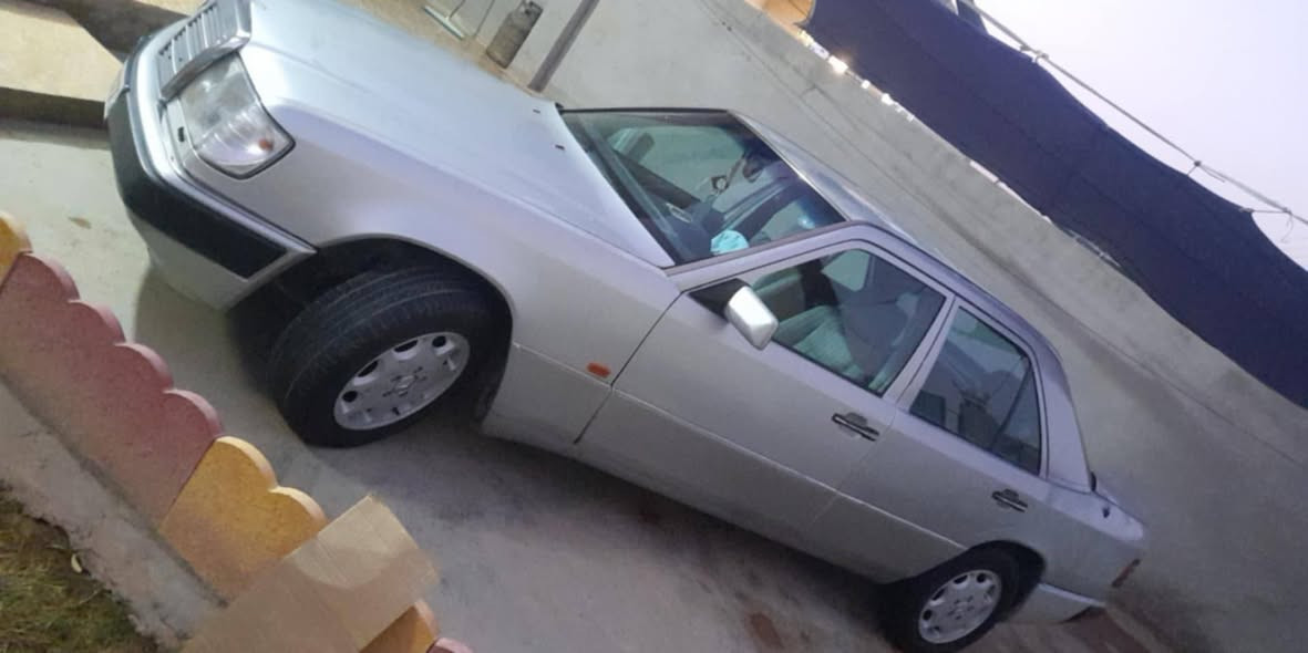 مارسدس دب وضع شركه محرك اربعه دي خراطيم حجم 300E الشرعي يبيعك مارد مراسله شراي اتصل
***********
