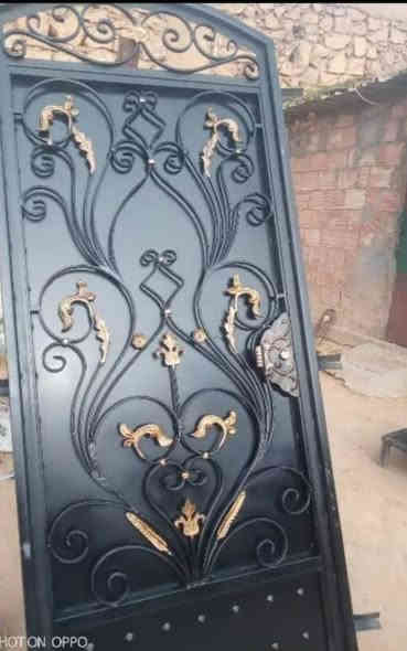 حدادت ابو حرب لحداد نواع بوب خوارج ودواخل ول يحب يراسنه عله هاذا رقم *********** ويتساب كافت حداده
