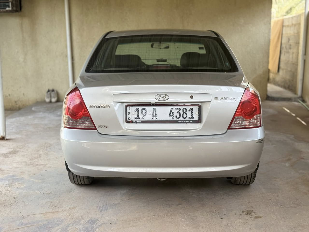 السلام عليكم ورحمة الله وبركاته للبيع هونداي النترا موديل 2005 وارد امريكي مكينه 2000 سياره مصبوغه عام اثر جراد بدون حادث سياره غرفه جديده حداديه تخم تاير جاهز للاخير رقم كربلاء دولي سنويه جديده طبعا لليربد سياره ماتعبه وجاهزه مكينه وكير جدد حاويه سعر سياره 74 وبيه مجال اي استفسار ‭  0771 206 1701‬
