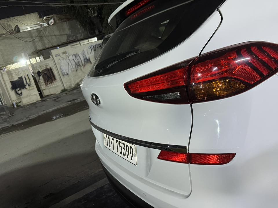 السلام عليكم توسان2020
خليجي شركة الكاصد 
رقم بغداد انكليزي
كشنات كهربائي 
مري شفط 
اشاير بالمري 
كامرة 
حساس اماميً خلفي 
تبريد قطعتين 
تحكمات ستيرن ٣ وظعيات للقيادة 
شاشة كار بلي 
شاحن واير ليس
هند بريك بالرجل
بصمة تشغيل وابواب 
ماشية76ألف 
السيارة مكفوله من صبغ
وبارد
رقم تلفون ***********
