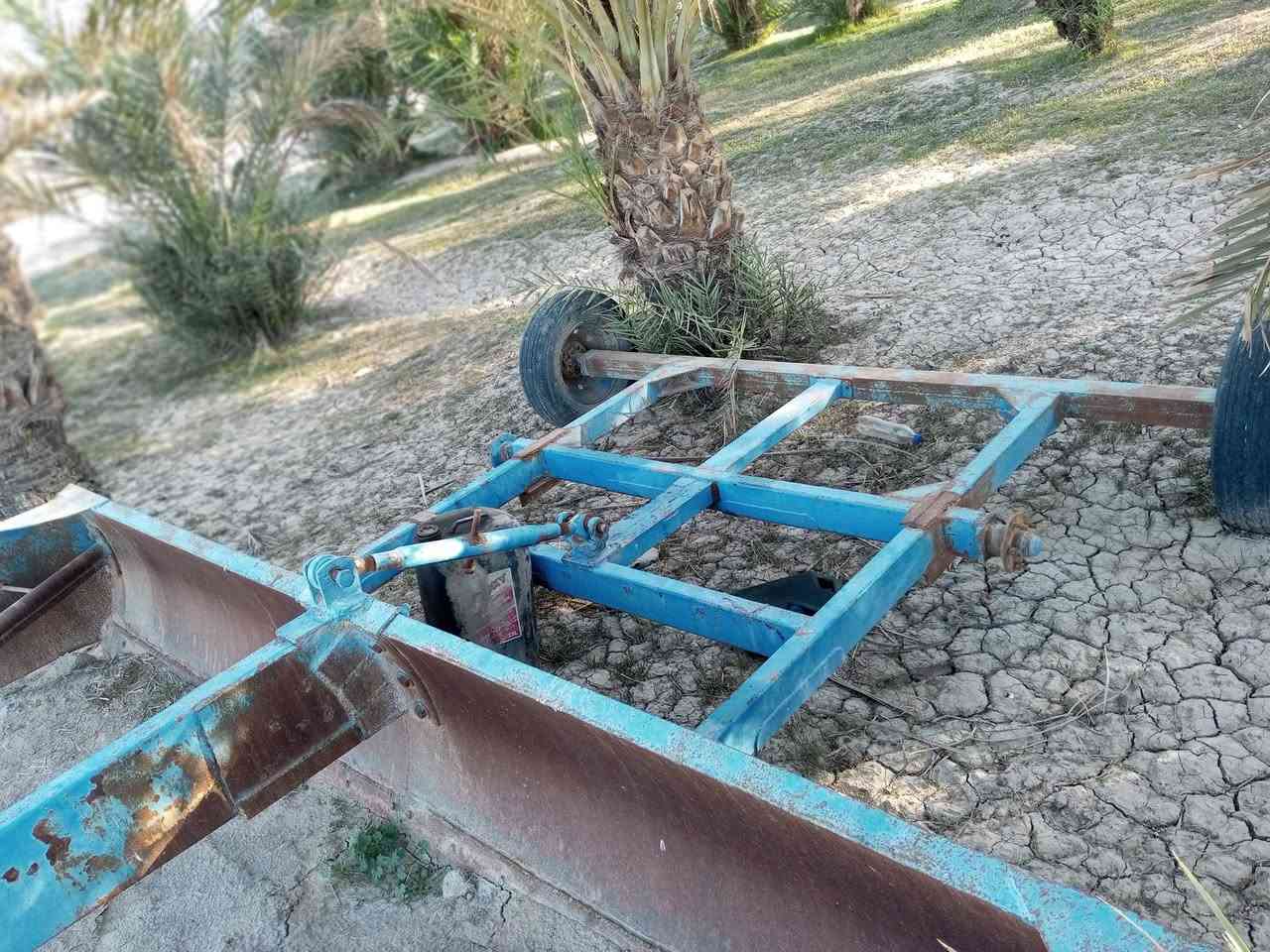 معدلان للبيع 4متر خفيف بلشغل اي مكينه دبل تجره ***********

