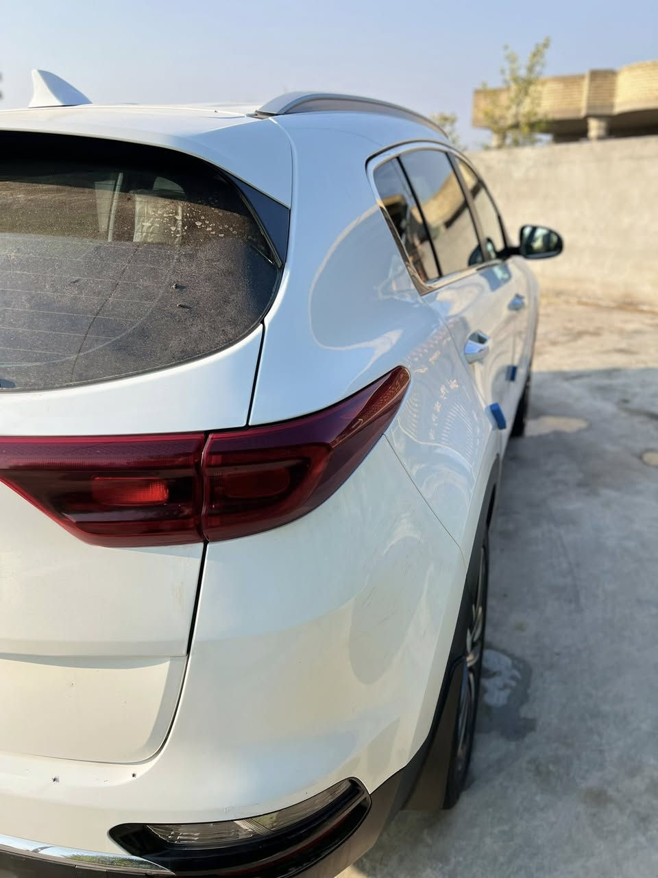 سلام عليكم 
اللبيع كيا سبورتج 2021 
مكفول كفاله عامه 
ماشيه 80
السعر : 215 وبيه مجال 
الاستفسار: *********** 
بغداد الناحيه الرشيد
