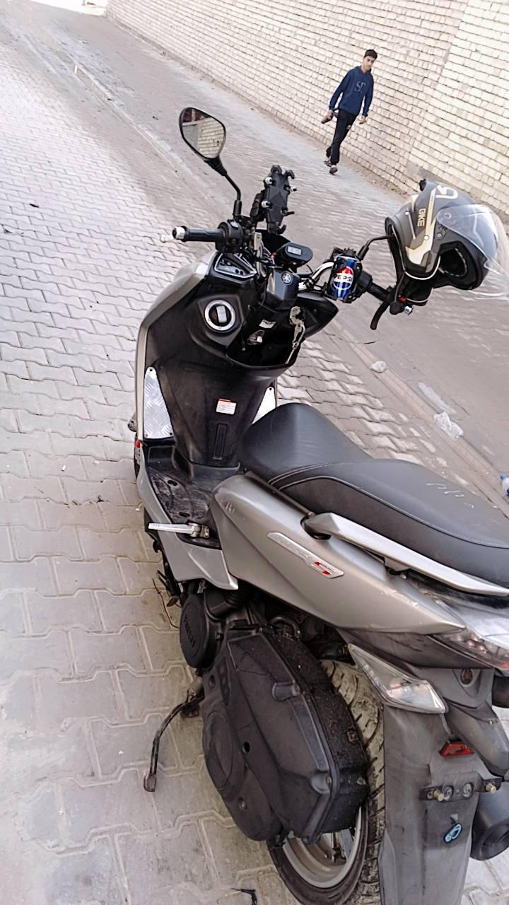 سلام عليكم 
دراجه مكفوله كفاله عامه من كفرات ومكينه وكلجات وكل شي والله معدل 125 شلعة بطناش بشرط والله معتاز واريد ابيع
اني اخذتهة ب 16$
وهسه رايدهة ب 12$
وشراي يفكس عيوني والله 
*********** وتساب مفتوح
بكان بغداد الشعله
