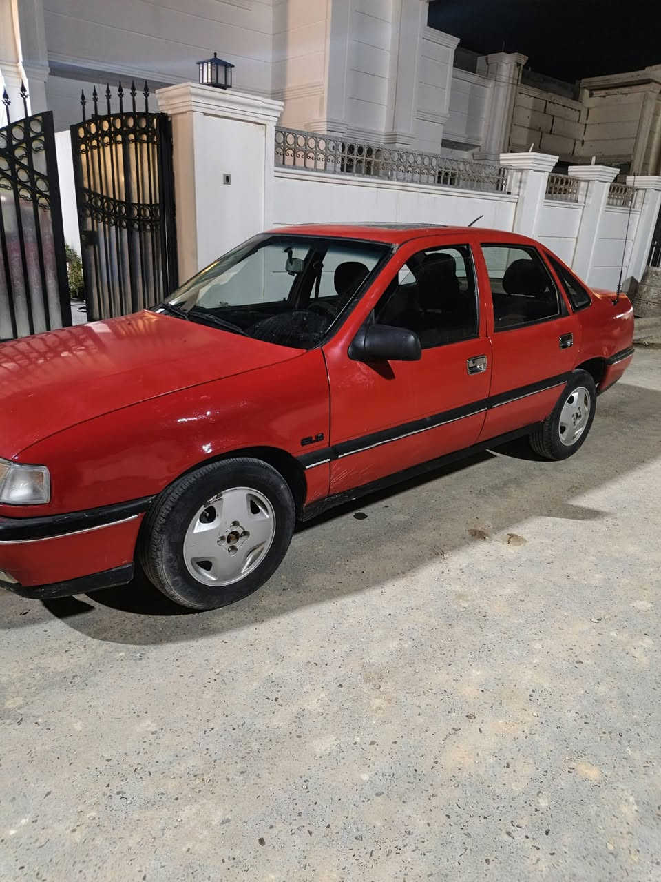 اوبل فكترا موديل ١٩٩٢ المكينه 2000 صبغ جماليه حزام السعر ٣٤بيها مجال استفسار  ع هذا الرقم *********** المكان الانبار الفلوجة
