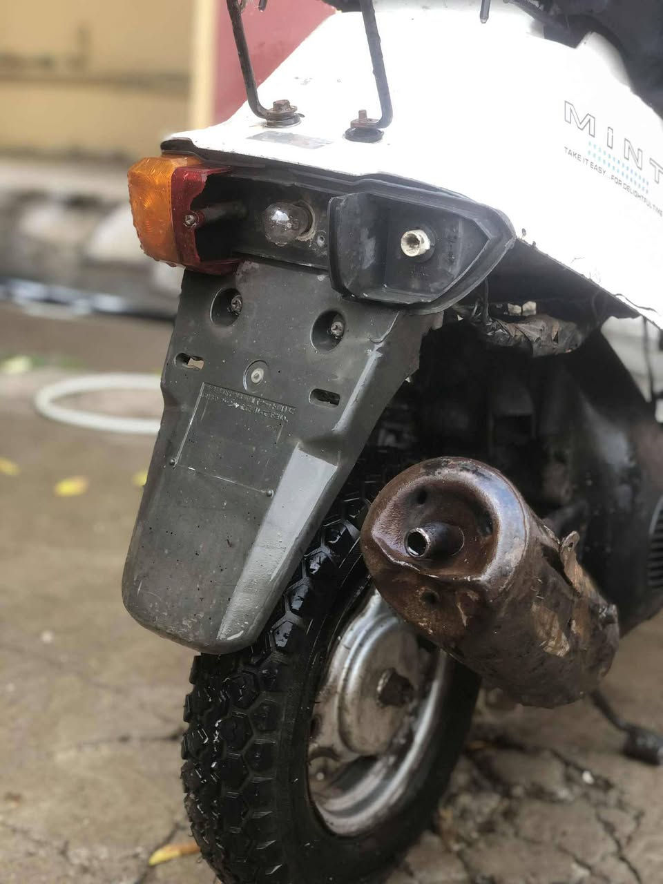 السلام عليكم ورحمة الله وبركاته
ماطور ياماها فول شرط المكينه  اشاير يمين او يسار شغالات 
السلف شقال بس يحتاج باتر ي الماطور بي خلل الزنجيل  مكطوع يعني  يحتاج زنجيل  الماطور  فول شلعه فول  بس يحتاجلو  زنجيل  للمراوس اب ماطور شحن  أو بانزين  العنوان حي انتصار 30 ملاحظة  انتا تجي


**إذا كنت صاحب هذا الإعلان وتريد حذفه لأي سبب، رجاءا أرسل رسالة إلى الدعم الفني**