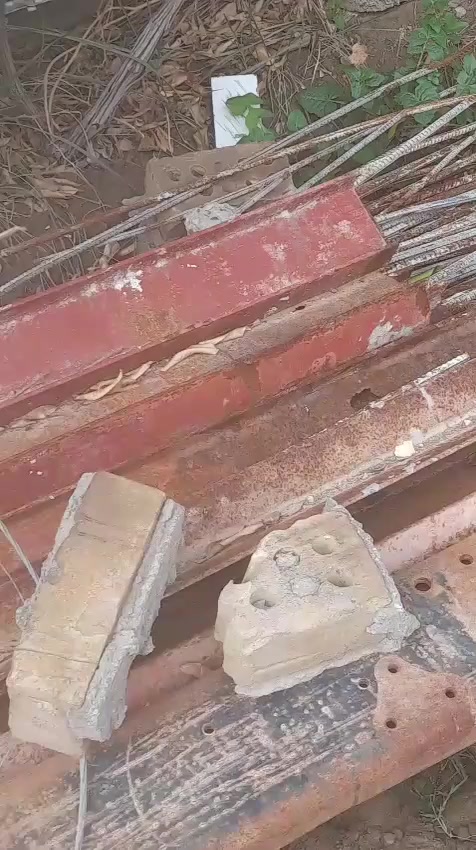 السلام عليكم ورحمه الله 
يوجد شيلمان للبيع 
سبع قطع عل المتر 
سعر المتر 8 الف 
للاستفسار الإتصال على الرقم 
***********
شكرا...
